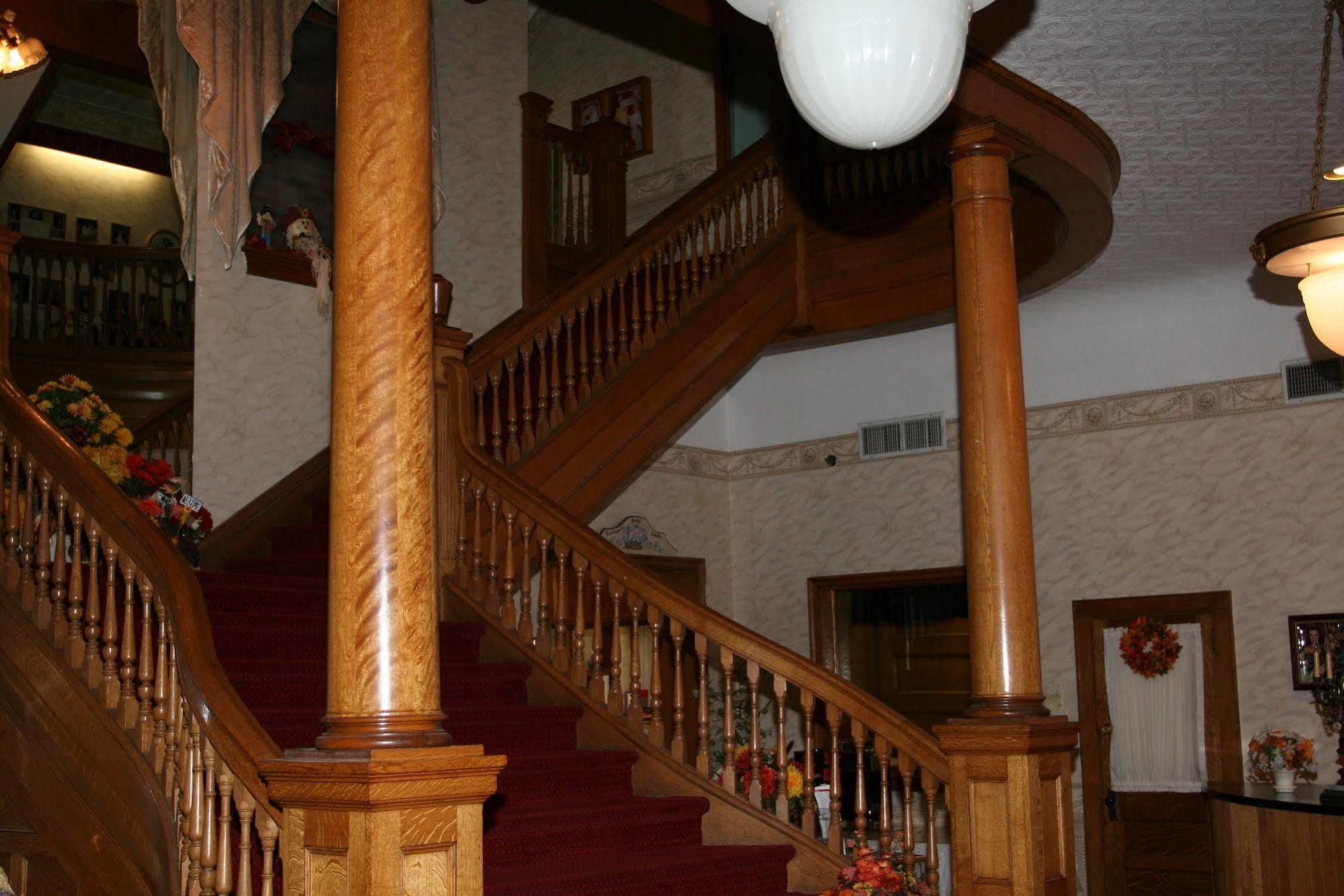 Hotel Gunter Frostburg Экстерьер фото