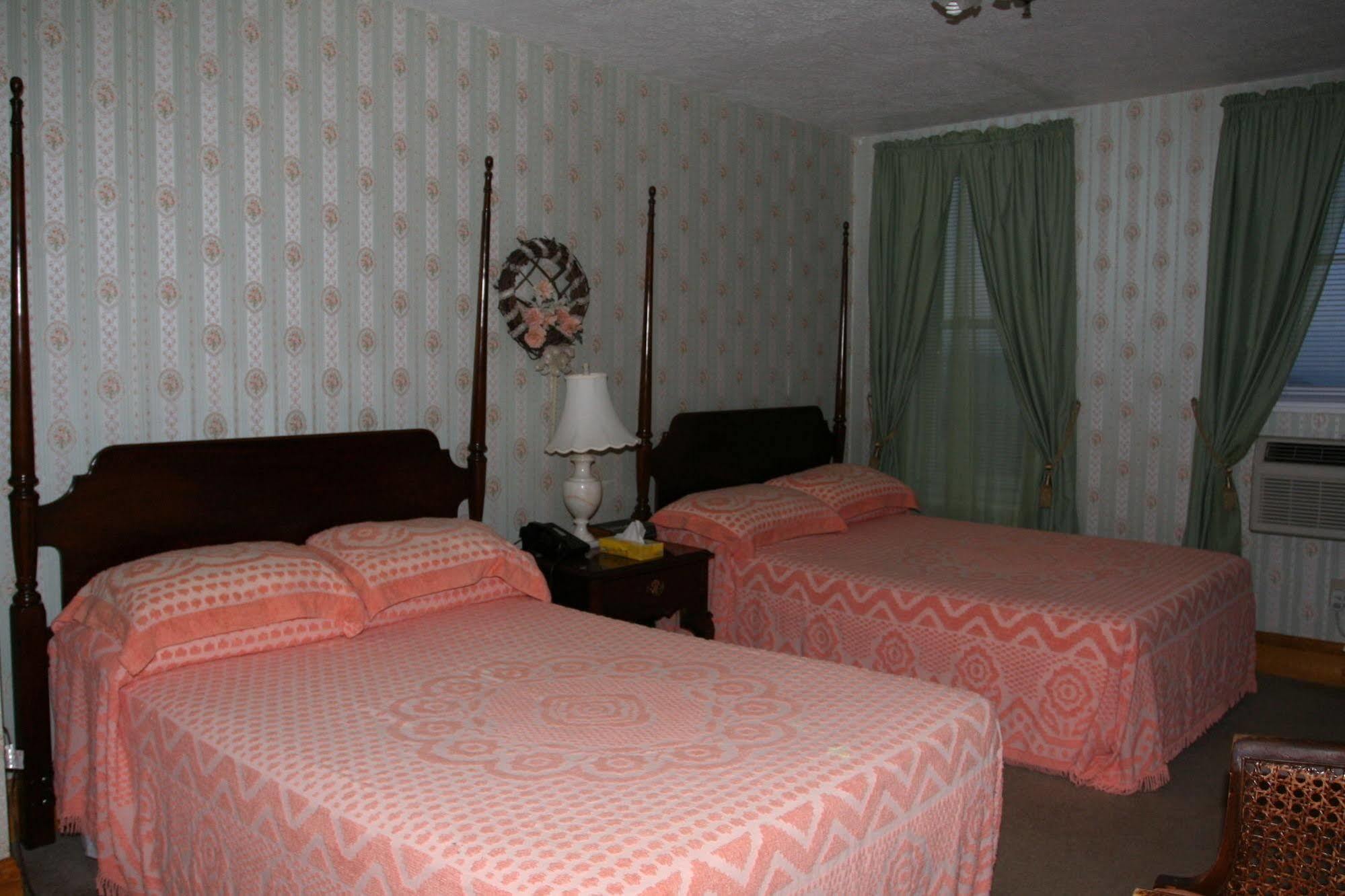 Hotel Gunter Frostburg Экстерьер фото
