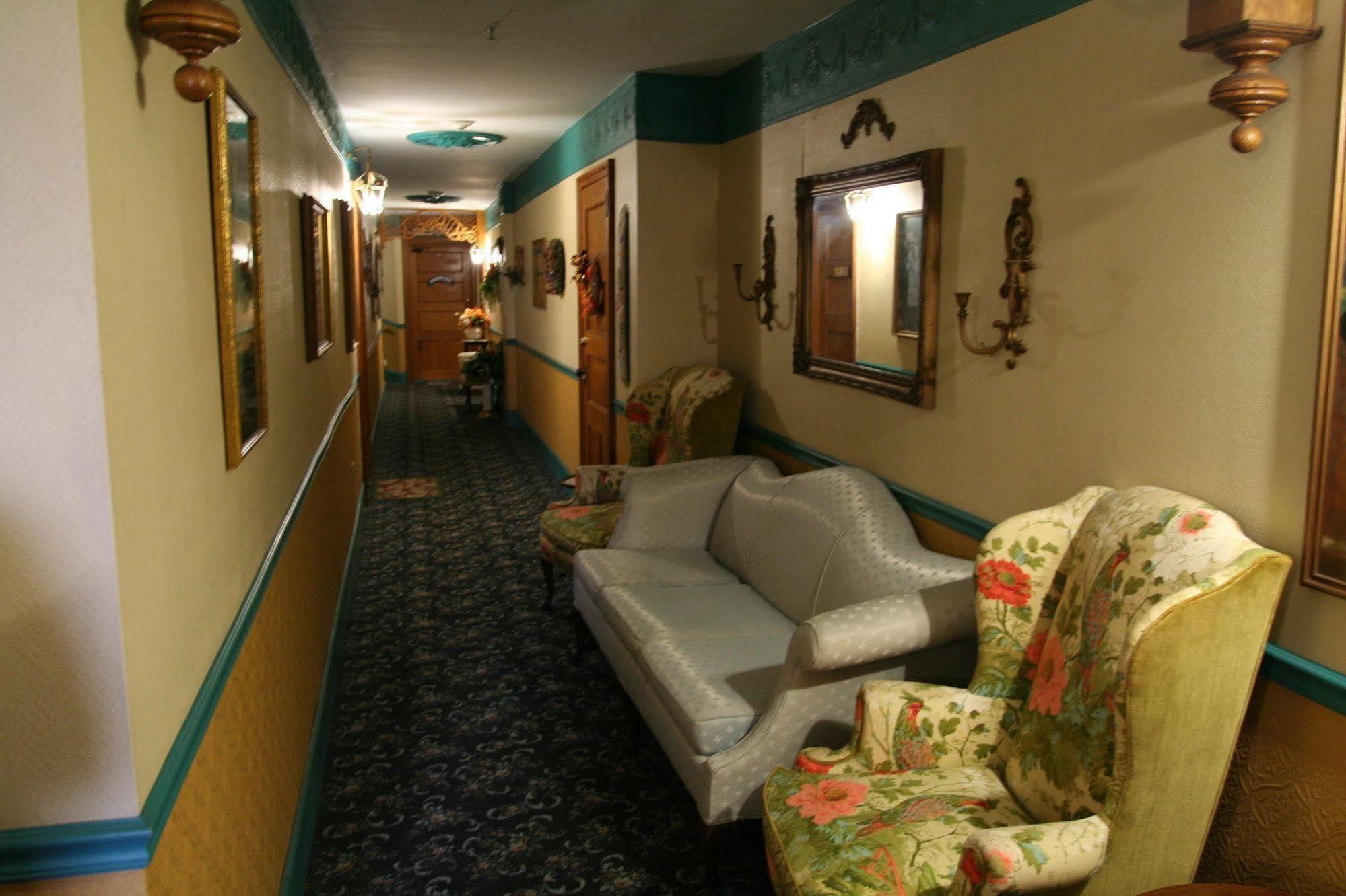 Hotel Gunter Frostburg Экстерьер фото